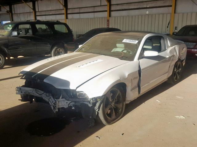 1ZVBP8CF9D5232363 - 2013 FORD MUSTANG GT WHITE photo 2