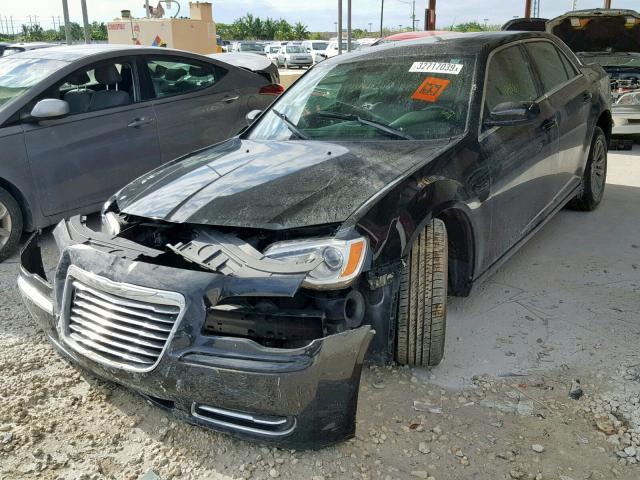 2C3CCAAG9EH121610 - 2014 CHRYSLER 300 BLACK photo 2