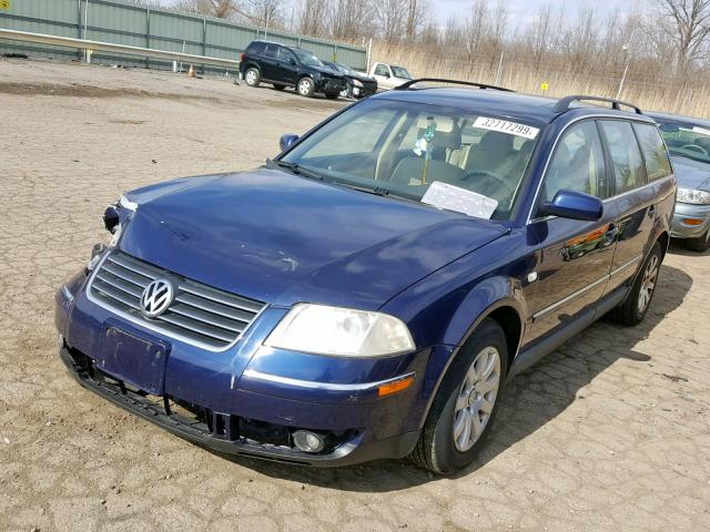 WVWXH63BX2E336624 - 2002 VOLKSWAGEN PASSAT GLS BLUE photo 2