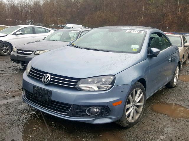 WVWBW7AH7CV010617 - 2012 VOLKSWAGEN EOS KOMFOR BLUE photo 2