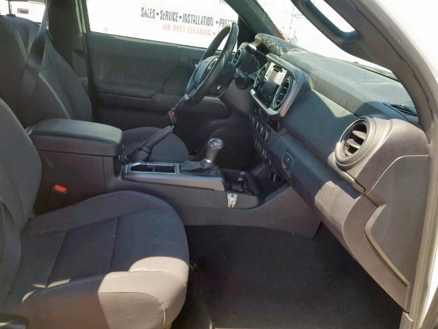 3TMCZ5AN8HM092042 - 2017 TOYOTA TACOMA DOU თეთრი ფოტო 5