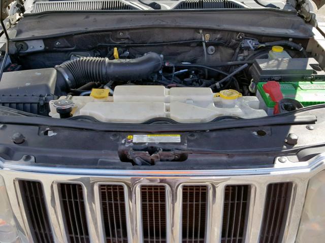 1J8GP58K68W233489 - 2008 JEEP LIBERTY LI SILVER photo 7