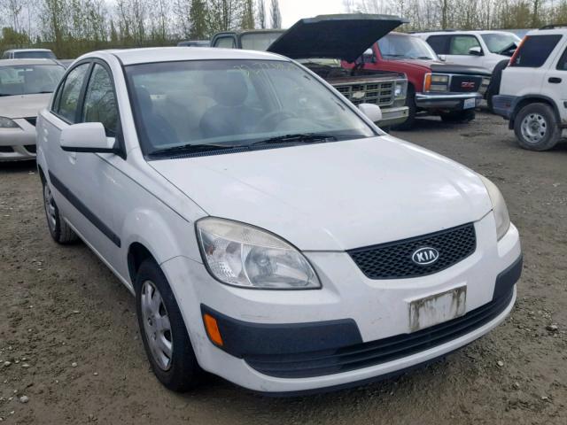 KNADE123466124310 - 2006 KIA RIO WHITE photo 1