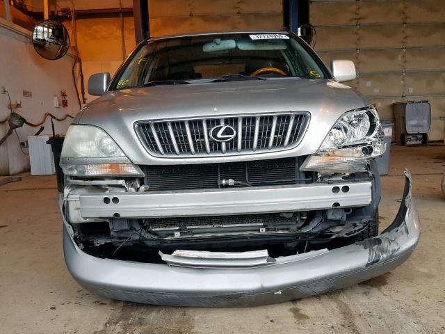 JTJHF10U410169091 - 2001 LEXUS RX 300 SILVER photo 9