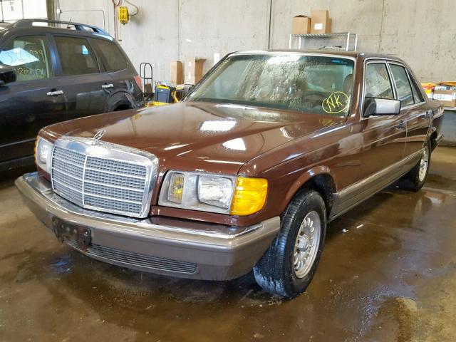 WDBCA32C5FA097118 - 1985 MERCEDES-BENZ 380 SE BROWN photo 2