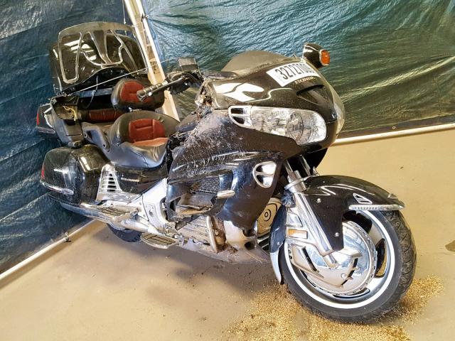 1HFSC47064A304680 - 2004 HONDA GL1800 BLACK photo 1