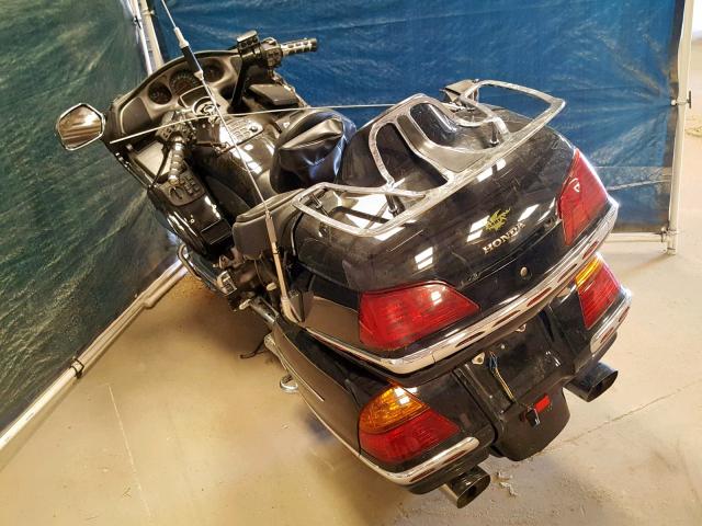 1HFSC47064A304680 - 2004 HONDA GL1800 BLACK photo 3