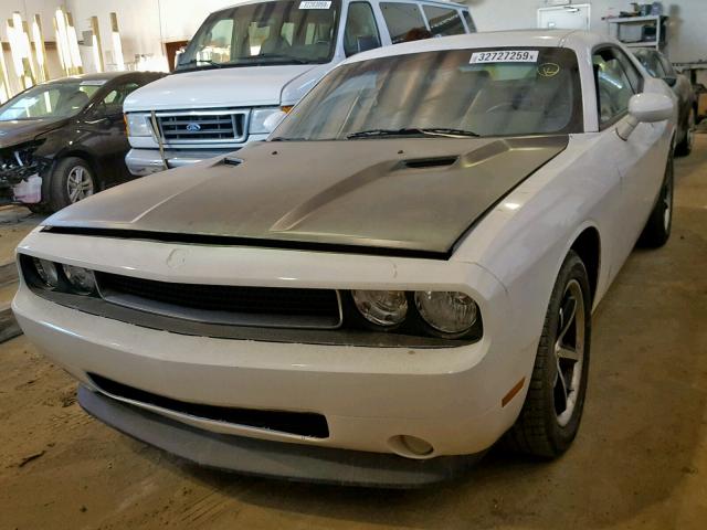 2B3CJ4DG1BH516862 - 2011 DODGE CHALLENGER WHITE photo 2