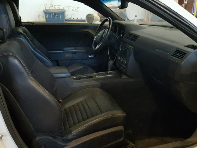 2B3CJ4DG1BH516862 - 2011 DODGE CHALLENGER WHITE photo 5