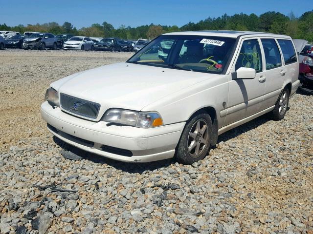 YV1LW56D8Y2652815 - 2000 VOLVO V70 GLT WHITE photo 2