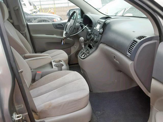 KNDMG4C3XA6337395 - 2010 KIA SEDONA LX SILVER photo 5