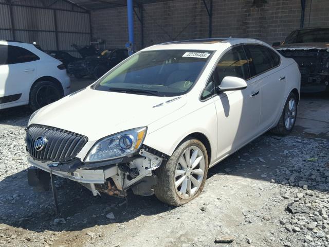 1G4PS5SK7E4137842 - 2014 BUICK VERANO WHITE photo 2