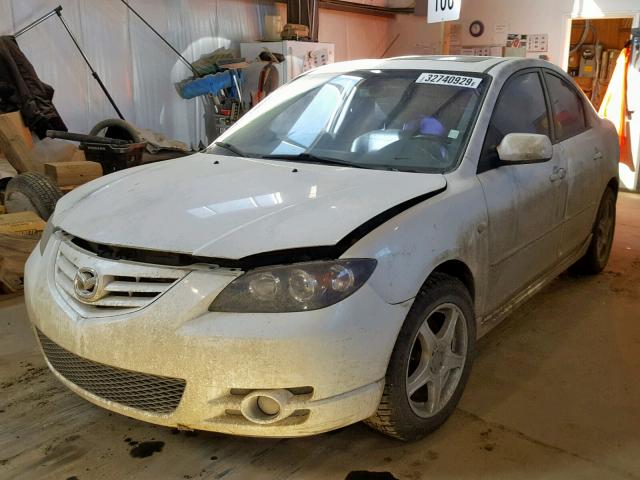 JM1BK123261476088 - 2006 MAZDA 3 S WHITE photo 2