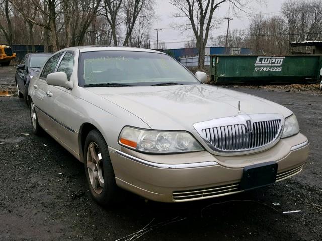 1LNHM83W56Y615235 - 2006 LINCOLN TOWN CAR D CREAM photo 1