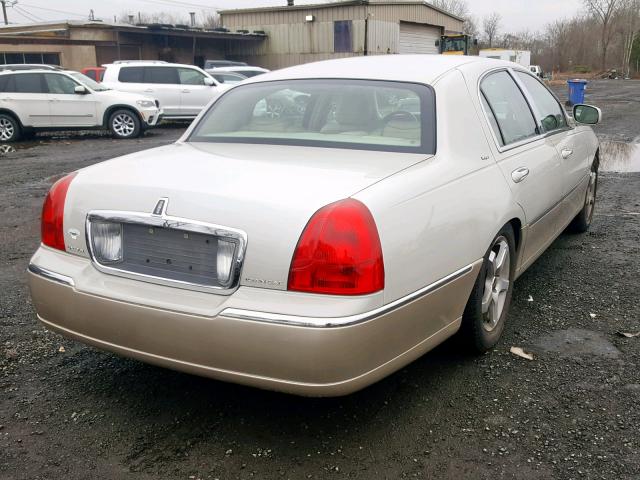 1LNHM83W56Y615235 - 2006 LINCOLN TOWN CAR D CREAM photo 4