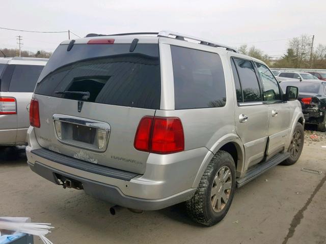 5LMFU27R84LJ00780 - 2004 LINCOLN NAVIGATOR Gümüş foto 4