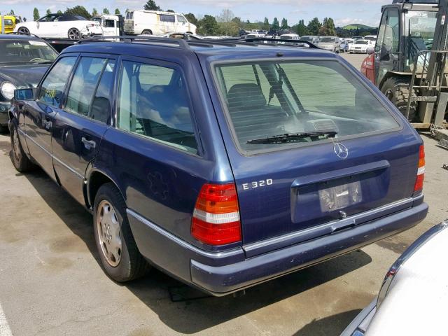 WDBEA92E4SF299023 - 1995 MERCEDES-BENZ E 320 BLUE photo 3