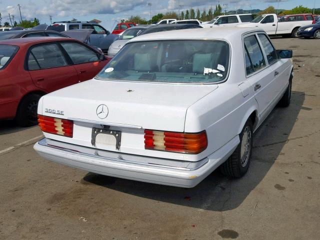 WDBCA24D4KA472894 - 1989 MERCEDES-BENZ 300 SE WHITE photo 4