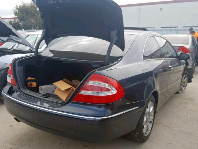 WDBTJ65J94F064473 - 2004 MERCEDES-BENZ CLK 320C WHITE photo 4