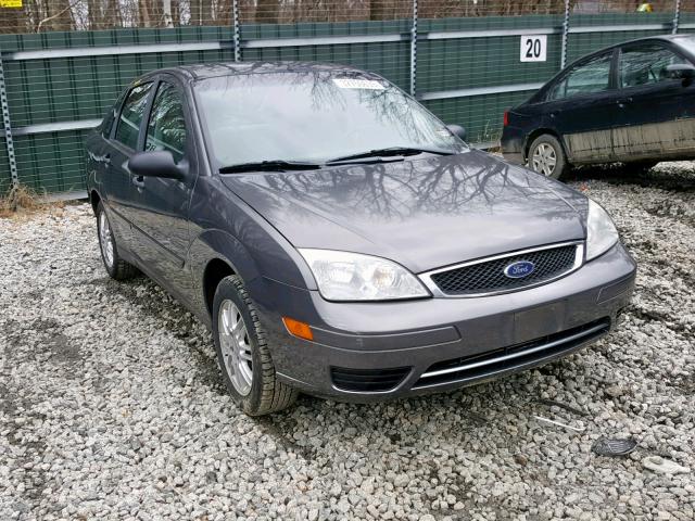 1FAFP34NX6W229021 - 2006 FORD FOCUS ZX4 GRAY photo 1