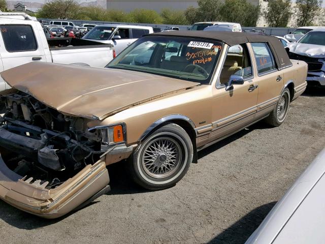 1LNCM82W9MY746841 - 1991 LINCOLN TOWN CAR S GOLD photo 2