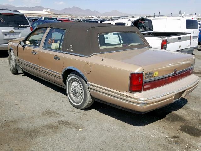 1LNCM82W9MY746841 - 1991 LINCOLN TOWN CAR S GOLD photo 3