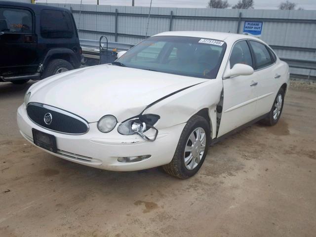 2G4WC582861178610 - 2006 BUICK LACROSSE C WHITE photo 2