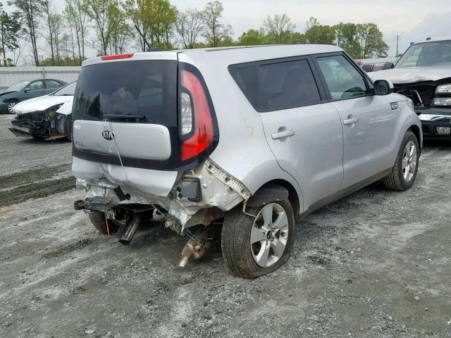 KNDJN2A28H7451908 - 2017 KIA SOUL SILVER photo 4