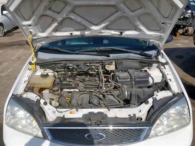 1FAFP34N36W165372 - 2006 FORD FOCUS ZX4 WHITE photo 7