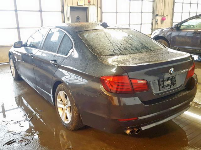 WBAXH5C54CDW03720 - 2012 BMW 528 XI GRAY photo 3