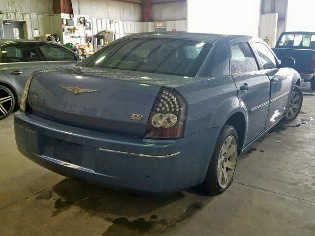 2C3KA53G17H738010 - 2007 CHRYSLER 300 TOURIN BLUE photo 4