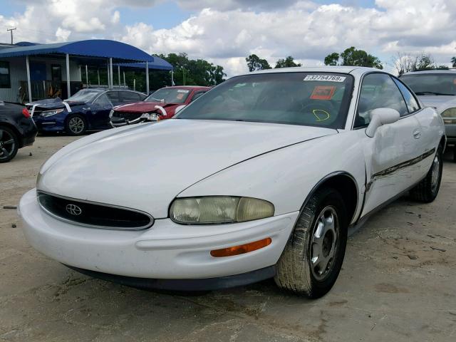 1G4GD221XV4714816 - 1997 BUICK RIVIERA WHITE photo 2