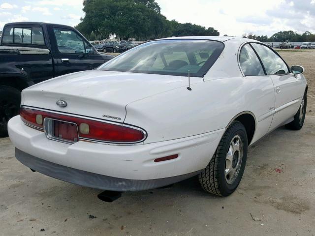 1G4GD221XV4714816 - 1997 BUICK RIVIERA WHITE photo 4