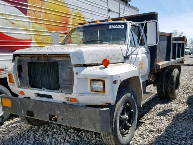 1FDNF60H2DVA28982 - 1983 FORD F600 WHITE photo 2