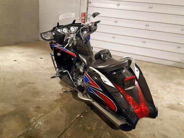 5VPSD36D193000689 - 2009 VICTORY MOTORCYCLES VISION TOU BLACK photo 3