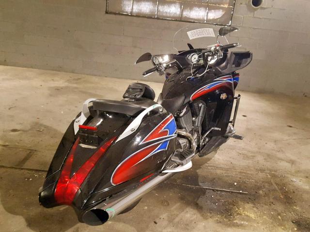 5VPSD36D193000689 - 2009 VICTORY MOTORCYCLES VISION TOU BLACK photo 4