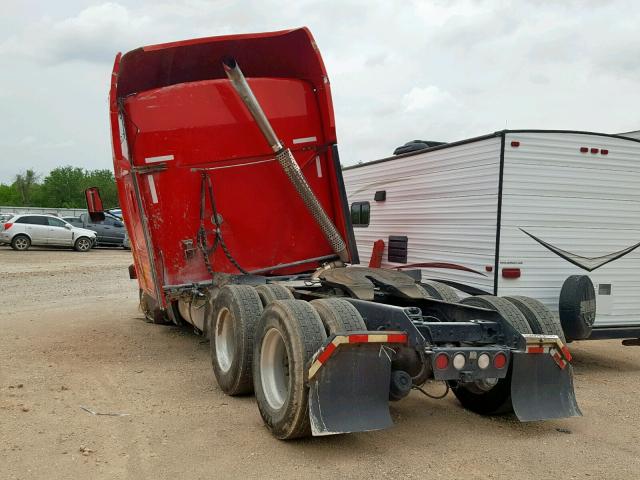 1XKADB8X66J092695 - 2006 KENWORTH CONSTRUCTI RED photo 3