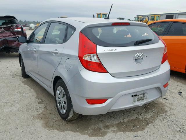 KMHCT5AEXHU313715 - 2017 HYUNDAI ACCENT SE SILVER photo 3