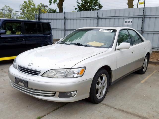 JT8BF28G0Y0275463 - 2000 LEXUS ES 300 WHITE photo 2