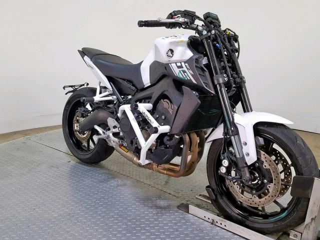 JYARN53EXHA000232 - 2017 YAMAHA FZ09 WHITE photo 2