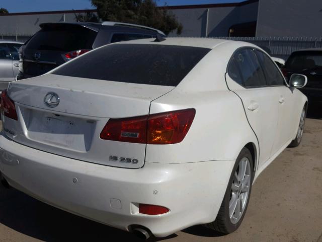 JTHBK262X72043720 - 2007 LEXUS IS 250 WHITE photo 4