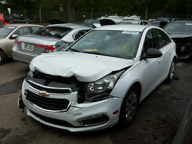 1G1PA5SH9F7115586 - 2015 CHEVROLET CRUZE LS WHITE photo 2