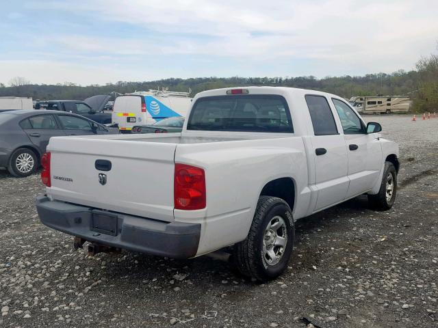 1D7HE28K25S103542 - 2005 DODGE DAKOTA QUA WHITE photo 4