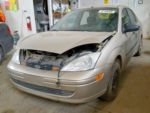 1FAFP33PX2W182425 - 2002 FORD FOCUS LX GOLD photo 2