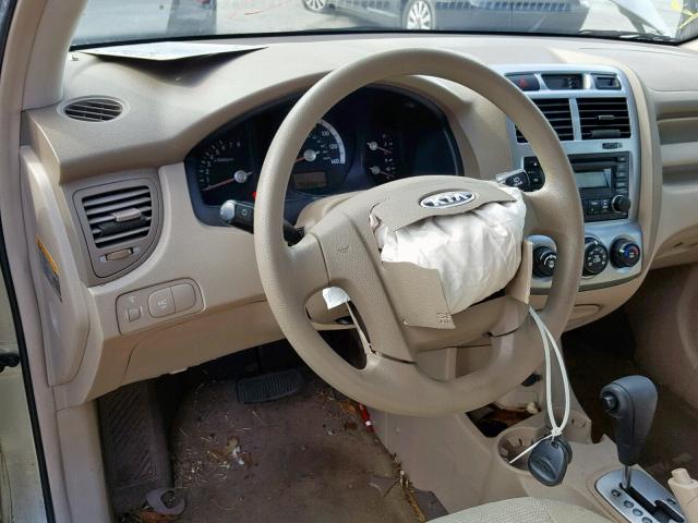 KNDJF723287455373 - 2008 KIA SPORTAGE E GOLD photo 9