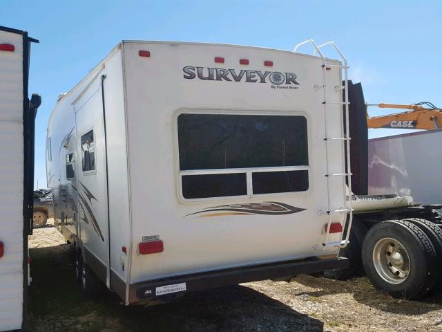 4X4FSVD278L013488 - 2008 WILDWOOD SURVEYOR WHITE photo 3