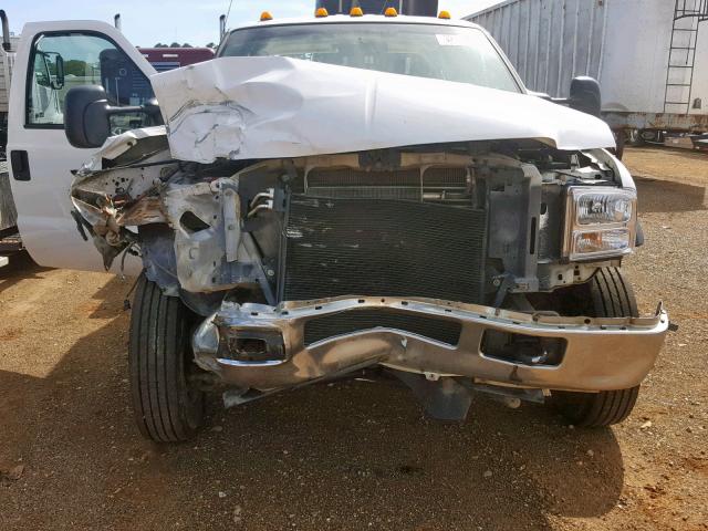 1FDAW56P27EA69351 - 2007 FORD F550 SUPER WHITE photo 9