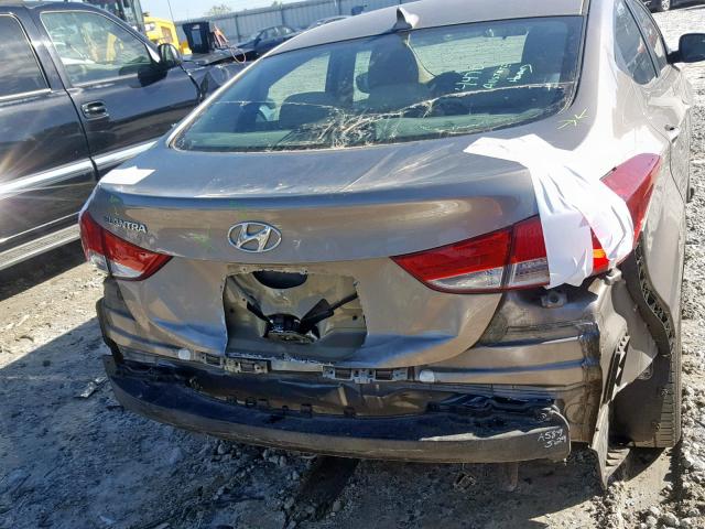 5NPDH4AE1DH358275 - 2013 HYUNDAI ELANTRA GL GOLD photo 9