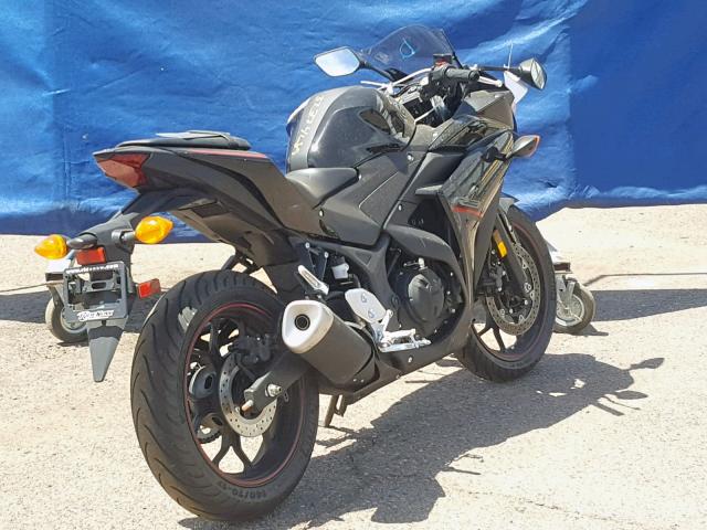 MH3RH06Y8JK018458 - 2018 YAMAHA YZFR3 BLACK photo 4