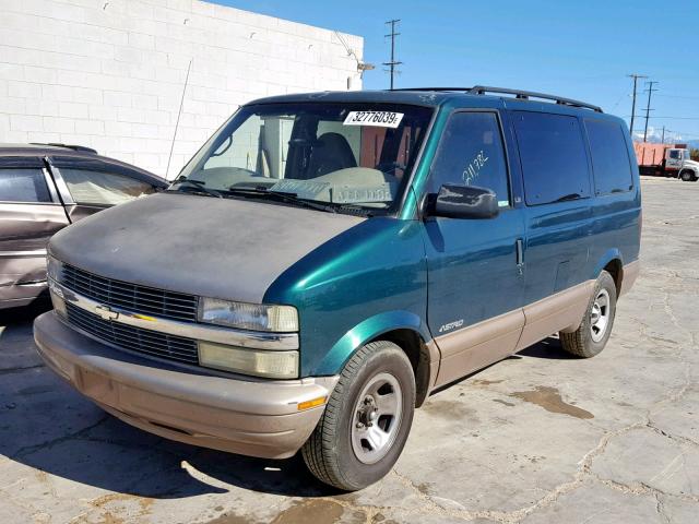 1GNDM19W71B106395 - 2001 CHEVROLET ASTRO GREEN photo 2